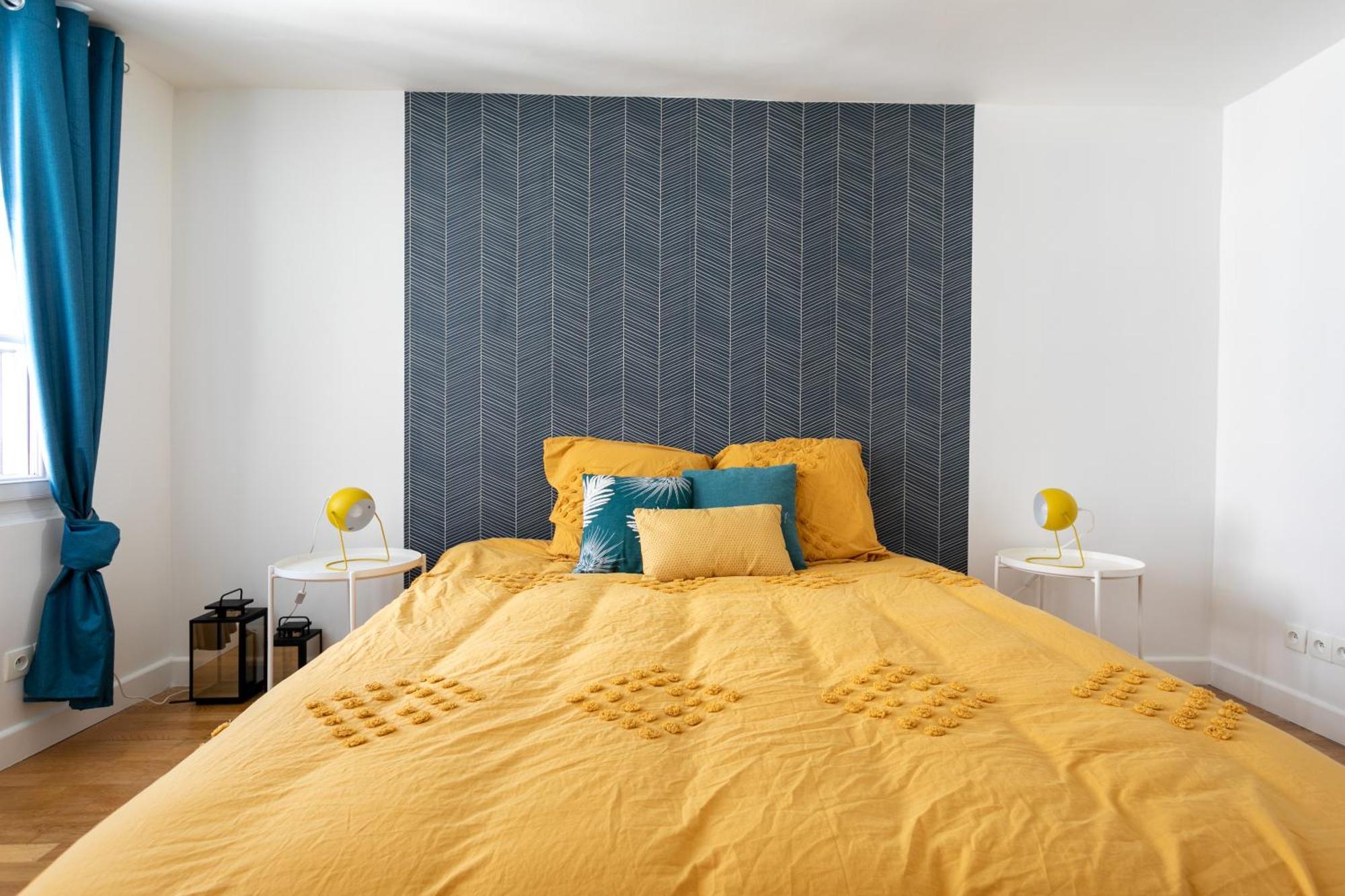 123Paris City Room photo